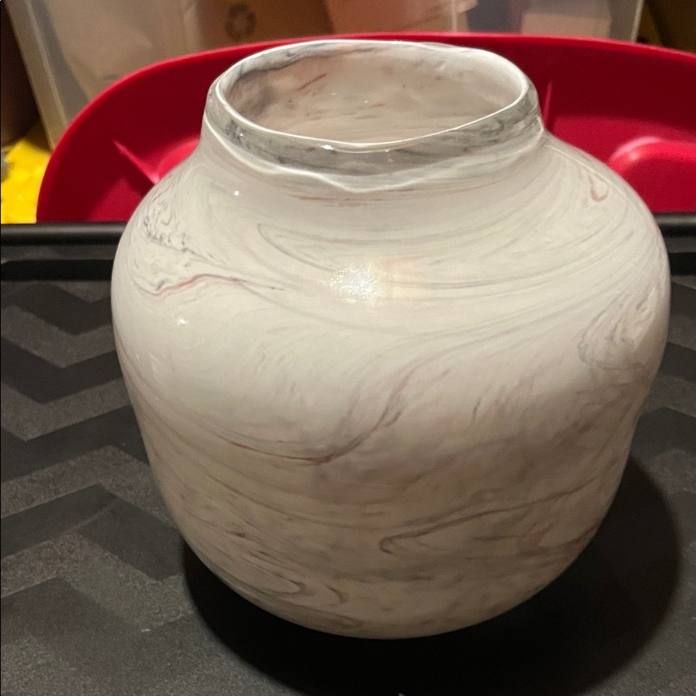 Anthropologie White and Pale Pink Marble-Effect Glads Vase - Picture 5 of 5